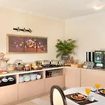 Victoria Hill 3*