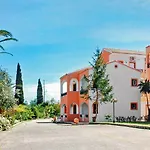 Victoria Hill 3*