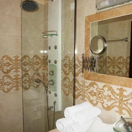 Victoria Hill 3*