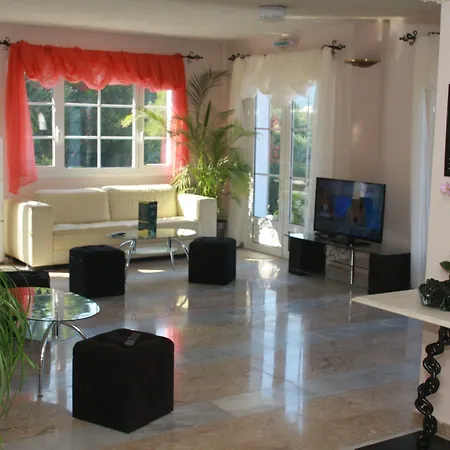 Victoria Hill Dassia (Corfu)