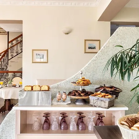 Victoria Hill מלון